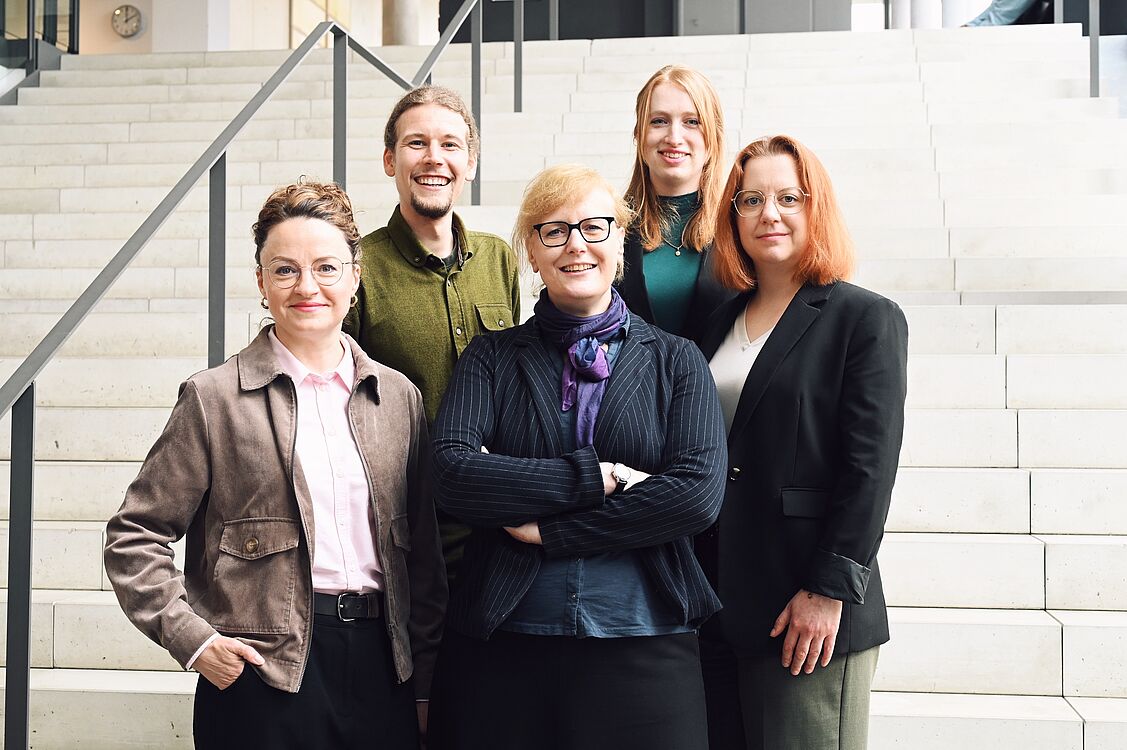 Team Mittelalterliche Geschichte I. Von links nach rechts: Larissa Janzen, David Brokherm, Prof. Dr. Katharina Mersch, Christina Bröker, Carolin Streuber
