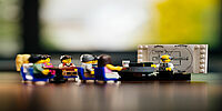 Klassenzimmer aus Legofiguren