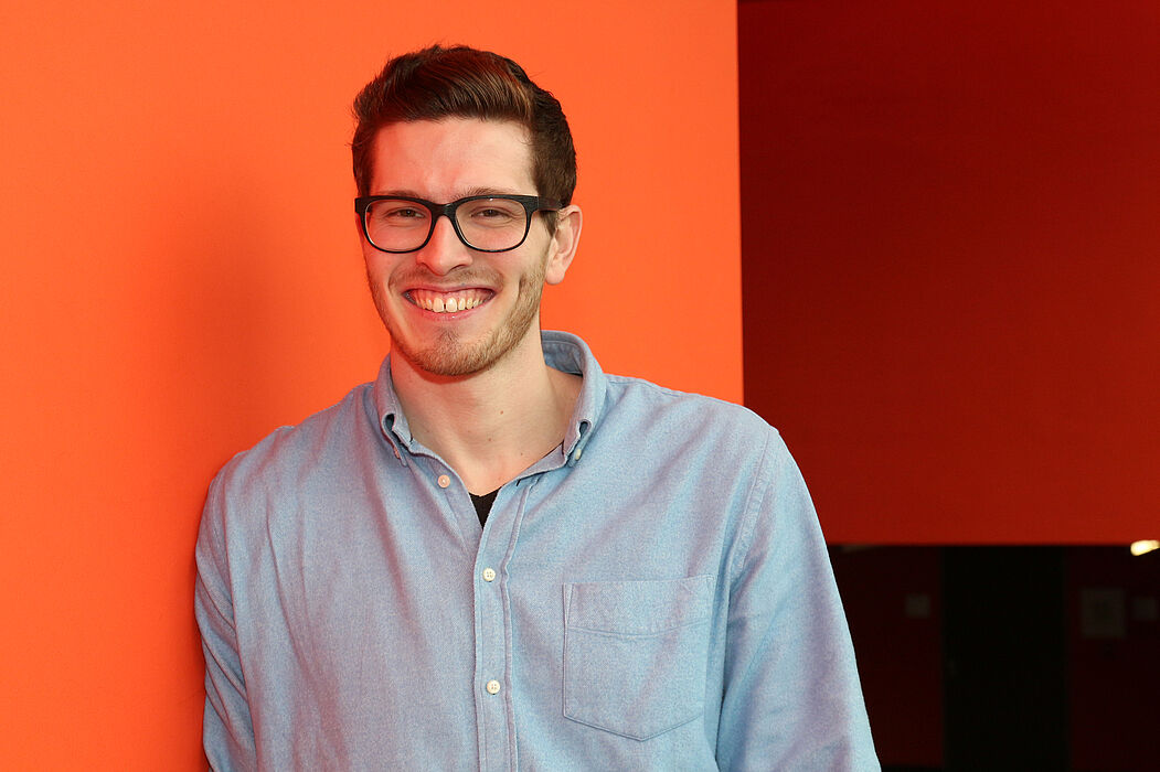Foto (Alumni Paderborn, Universität Paderborn): Markus Weißphal, Paderborner Wirtschaftsstudent und aktueller Stipendiat des „Emeriti-Preises“.