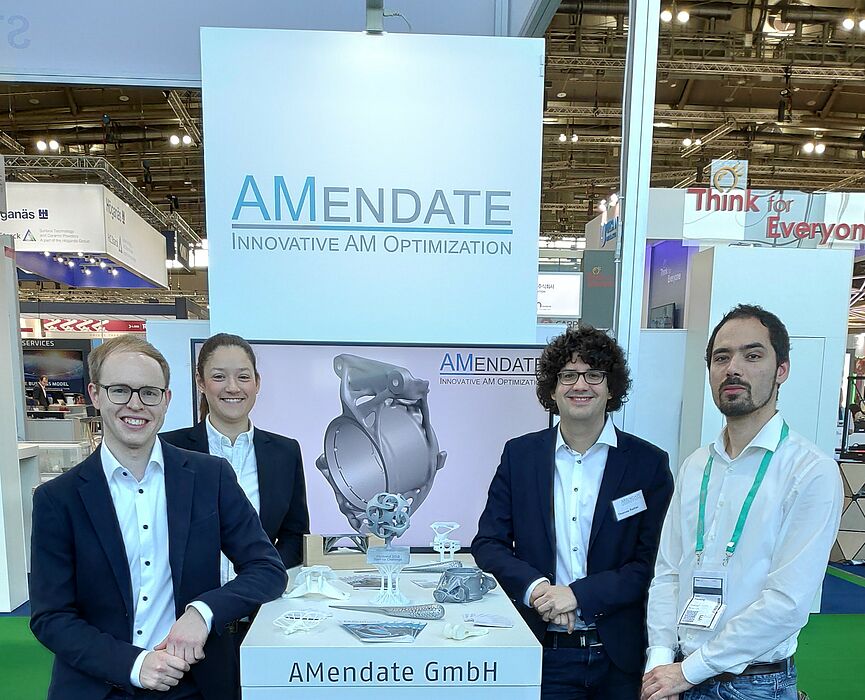 Foto (AMendate GmbH): Der Award der Challenge zeichnete den Stand des Paderborner Startups als Gewinner aus und sorgte auf der Messe für viel Aufmerksamkeit.
