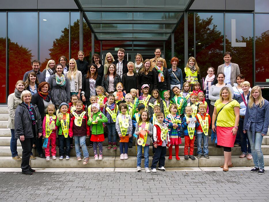 Foto (Universität Paderborn, Heike Probst): Strahlende Gesichter beim „Tag zur Zahl 6“.