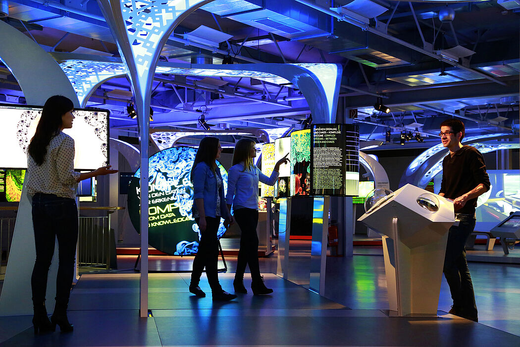 Abbildung: Eröffnung des Max-Planck-Science Tunnel im HNF am 17.10.2012, Foto: HNF, Jan Braun