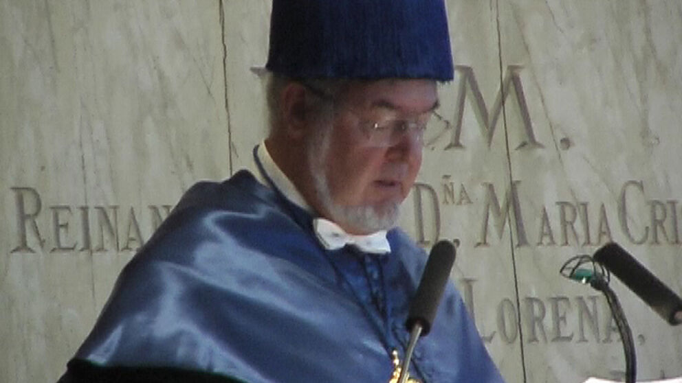 Foto: Prof. Dr. Johann-Martin Spaeth, Emeritus der Universität Paderborn, wurde bei einem Festakt an der Universität Zaragoza die Ehrendoktorwürde verliehen.