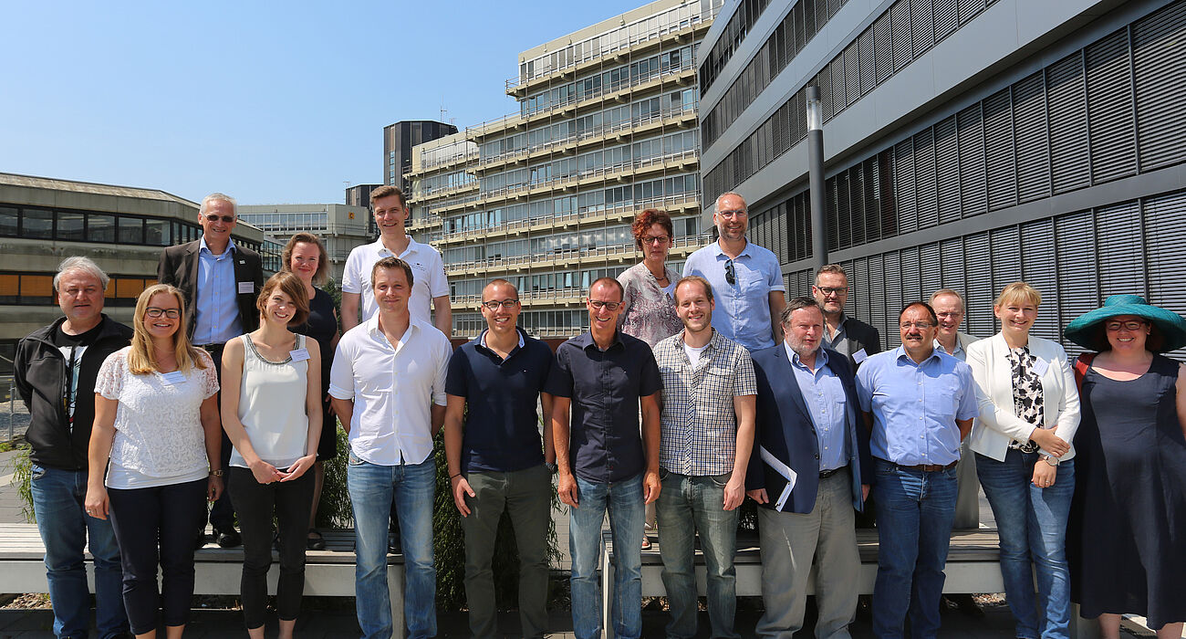 Foto (Schwarz): Gruppenbild