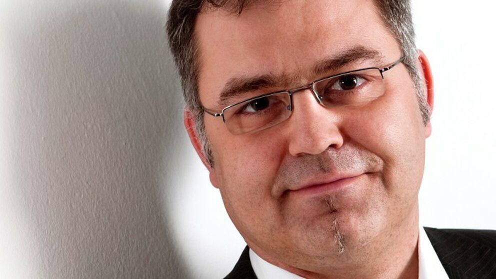 Foto (studio jp, Jürgen Paulig): Unter der Leitung von Prof. Dr.-Ing. Christoph Scheytt startet 2018 ein neues Schwerpunktprogramm der DFG an der Universität Paderborn.