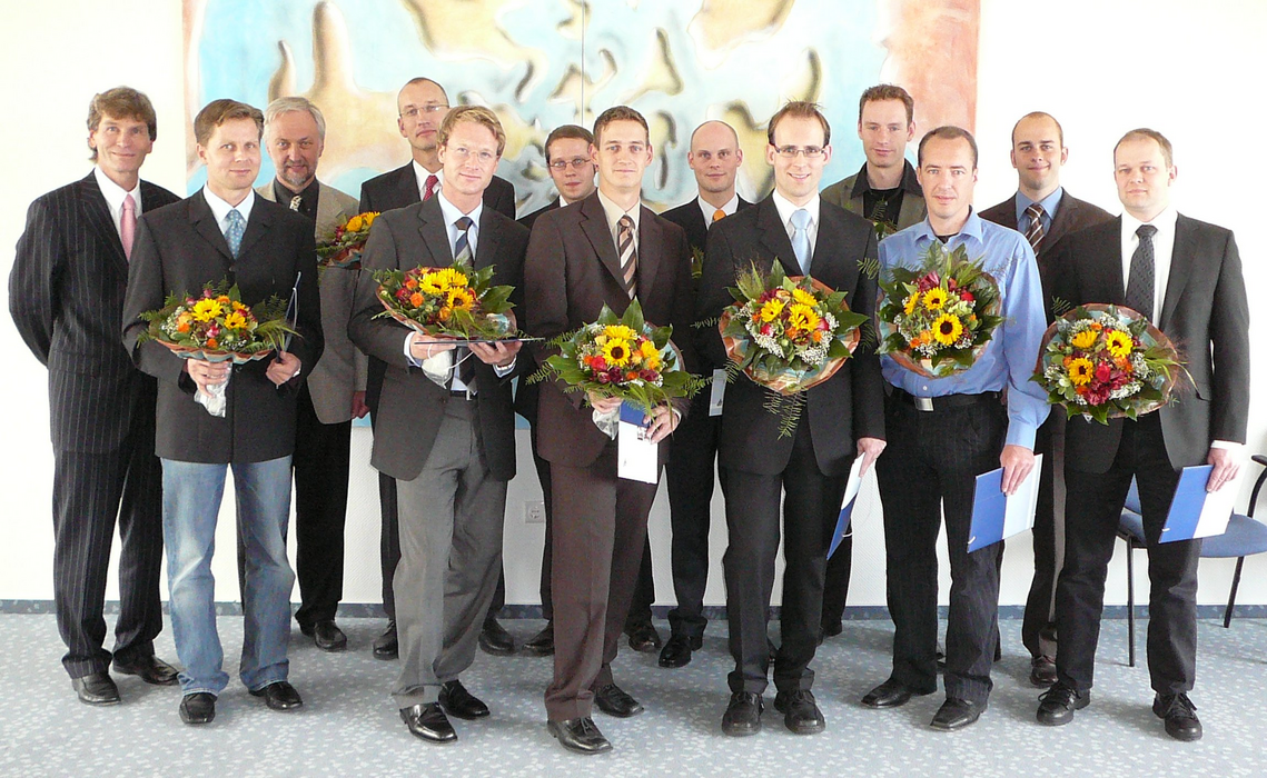 Rektor Prof. Dr. Nikolaus Risch, Prof. Dr. Guido Grundmeier, Prof. Dr. Prorektor Wilhelm Schäfer, Prof. Dr. Wolf Gero Schmidt, Ingmar Heitmann (Vertretung für Prof. Dr. Stefan Betz), Michael Heid-gen, Dr. Christoph Laroque, Johannes Plümpe, Marcus Post