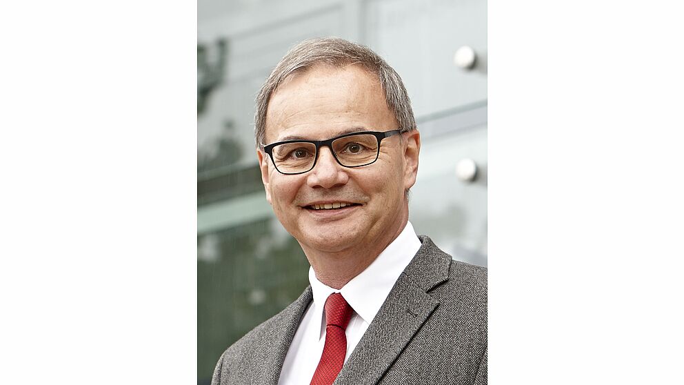 Foto (Universität Paderborn): Prof. Dr. Artur Zrenner