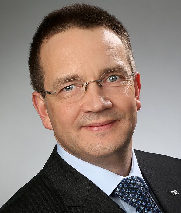 Foto (Universität Paderborn): Prof. Dr.-Ing Gerson Meschut