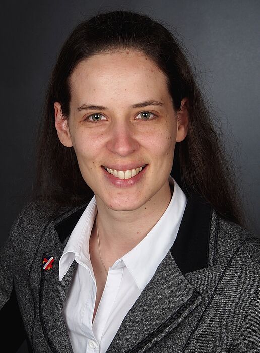 Foto: Juniorprofessorin Corinna Koch ist Expertin für die Didaktik des Französischen und Spanischen und plädiert dafür, dass deutsche Schüler/innen weiter Französisch lernen. 