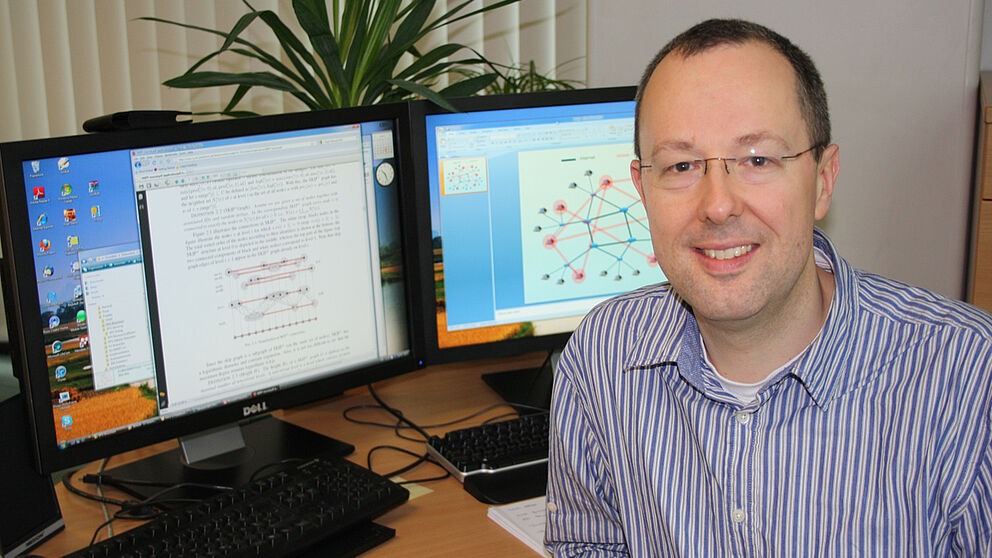 Foto (Katharina Bätz): Macht Overlay-Netzwerke robuster: Prof. Dr. Christian Scheideler