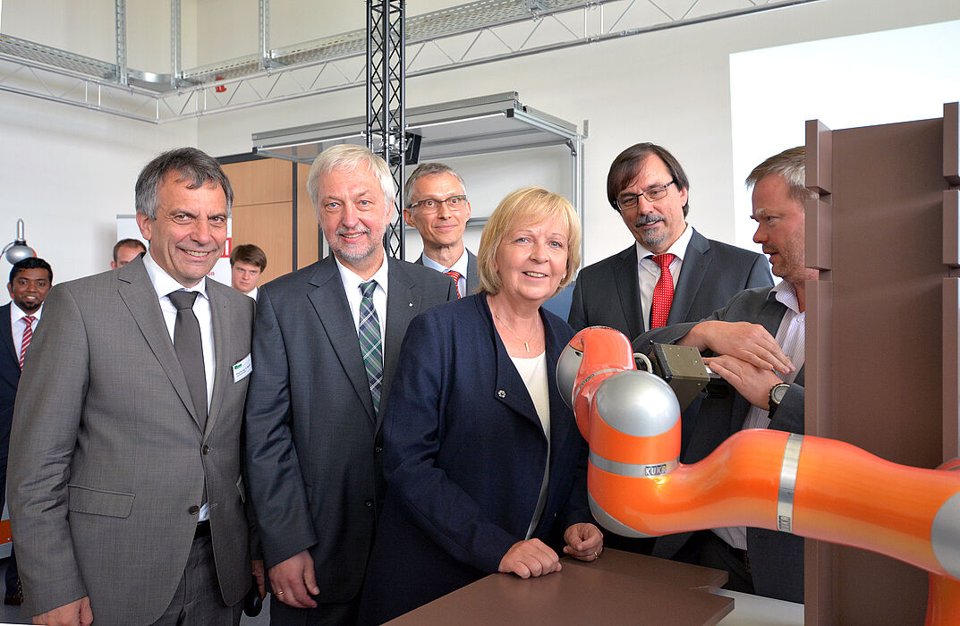 Foto (Universität Bielefeld): Rektor Prof. Dr.-Ing. Gerhard Sagerer, Präsident Prof. Dr. Wilhelm Schäfer, Prof. Dr. Günter Maier,