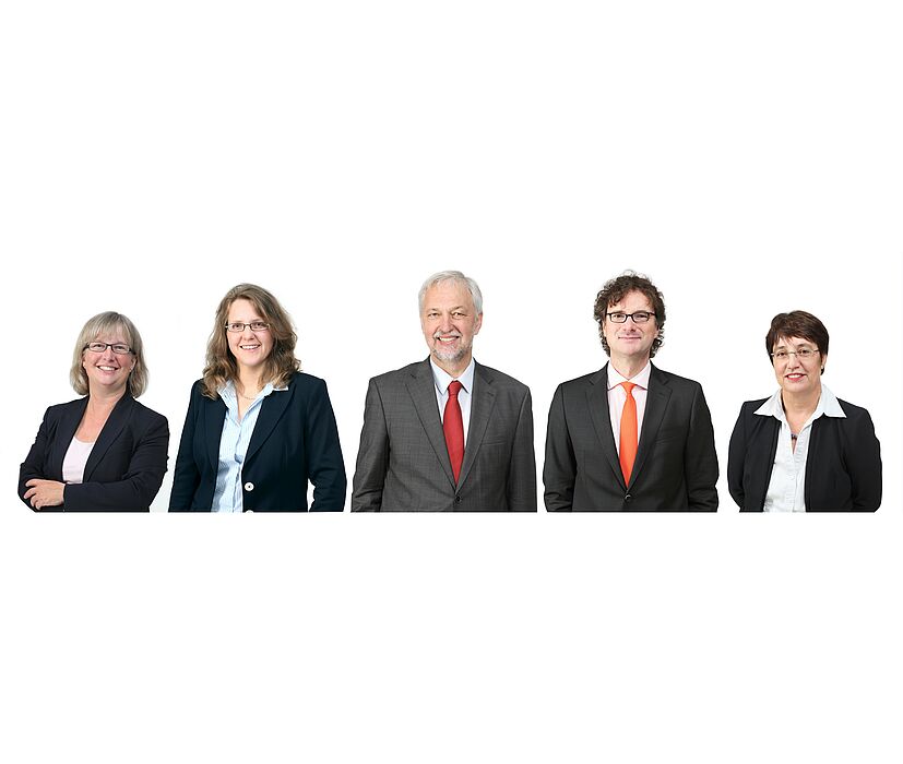 Foto (Universität Paderborn, Adelheid Rutenburges): Das neue Präsidium beginnt seine Amtszeit am 1. März 2015: Simone Probst, Prof. Dr. Christine Silberhorn, Prof. Dr. Wilhelm Schäfer, Prof. Dr. Rüdiger Kabst und Prof. Dr. Birgit  Riegraf. 