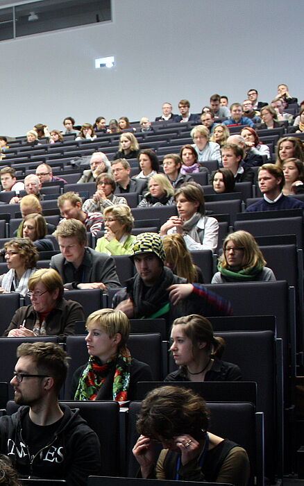 Foto (Universität Paderborn, Patrick Kleibold): Workshops, Diskussionsrunden und Vorträge externer Experten machten diesen Tag und damit das Thema Exzellente Lehre lebendig.
