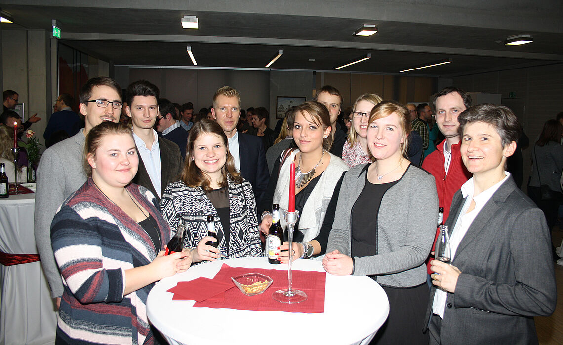 Foto (Birger Berbüsse): Stimmten sich auf 2017 ein: (v. l.) Die Studierenden Ina Scheerf, Robin Webelhaus, David Guzu, Anne Thiele, Studierendenpfarrer Nils Petrat, Karina Hanitz, Sebastian Kemmerling,  Leonie Wulf, Gemeindeassistentin Simone Kornalewski