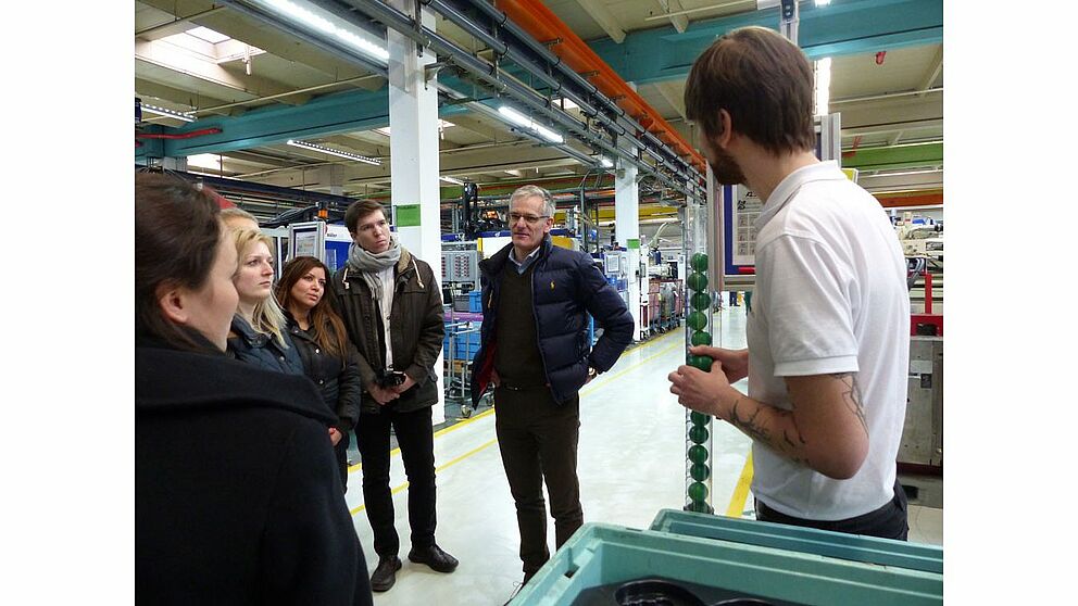 Foto (Annabelle Volk, MöllerGroup GmbH): Unternehmensbesichtigung bei MöllerTech in Bielefeld.