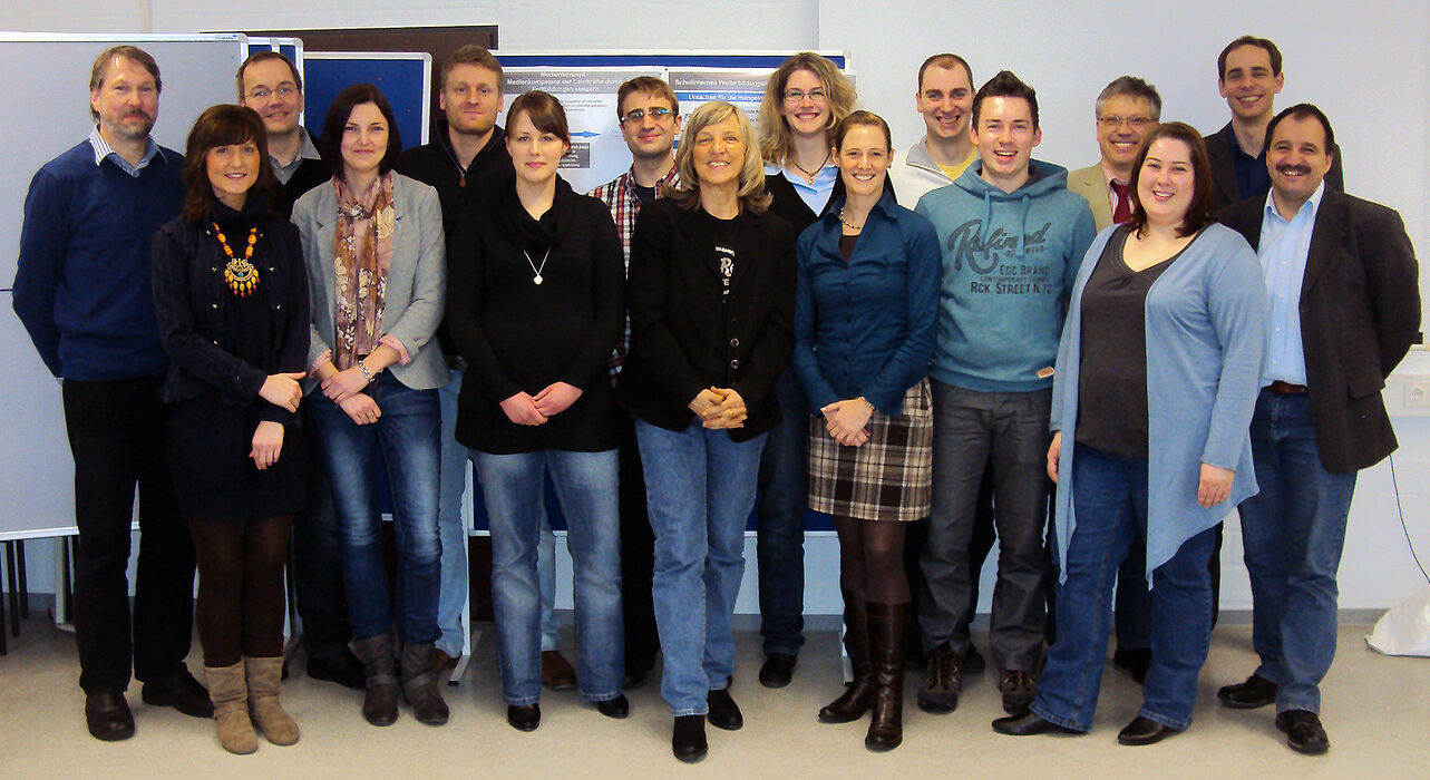 Foto (Universität Paderborn, Christof Gockel): v. li.: Thomas Rudsinske (HLA Hameln), Katharina Löwenstein, Christian Stricker (HLA Hameln), Carolin Niemeyer, Jan-Harald Gonschewski, Marie-Ann Kückmann, Marcel Fortmann (Universität Paderborn), Ingrid 