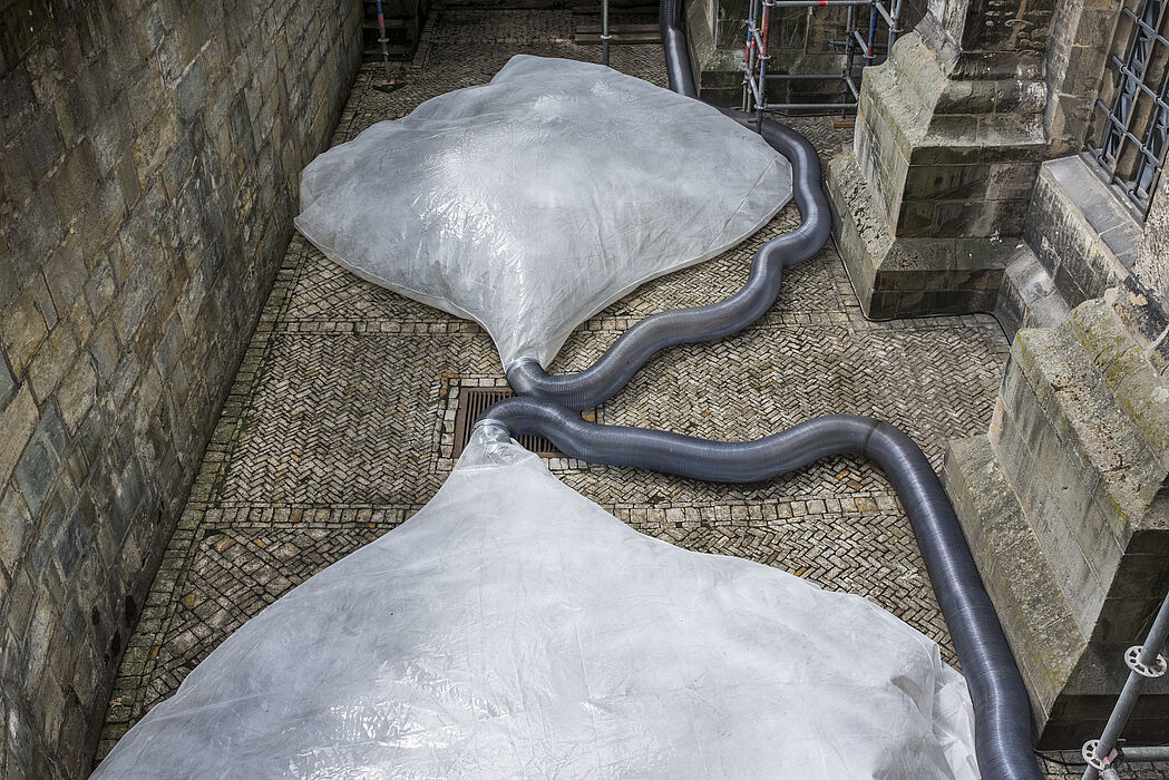 Foto (© Roman Mensing, © Kalle Noltenhans): Einatmen : ausatmen