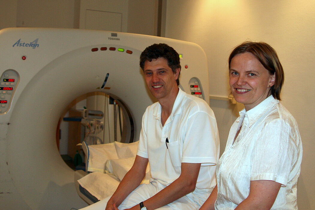Foto (privat): Geben Einblick in die Computertomographie: Dr. Marc Keberle, Brüderkrankenhaus Paderborn, und Prof. Dr. Andrea Walther, Universität Paderborn.
