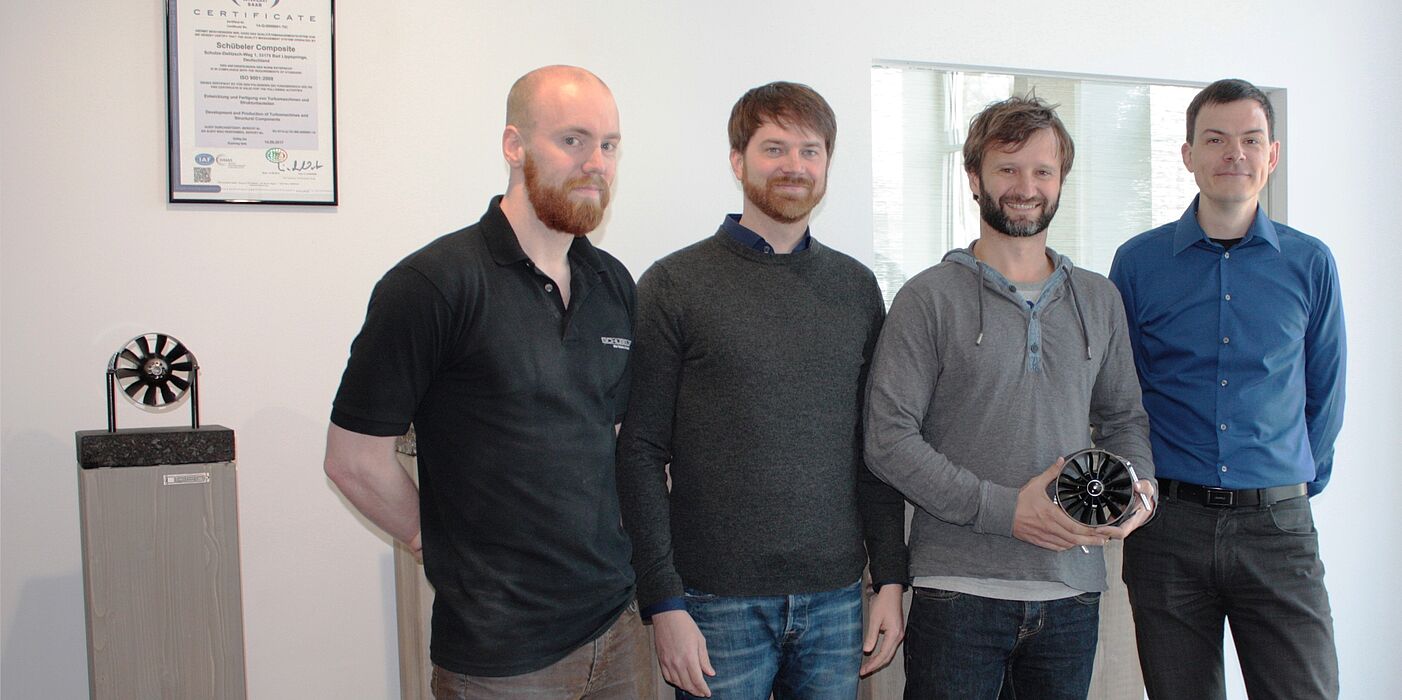 Foto (Schübeler Composite / InnoZent OWL): Das Projektteam von Schübeler Composite