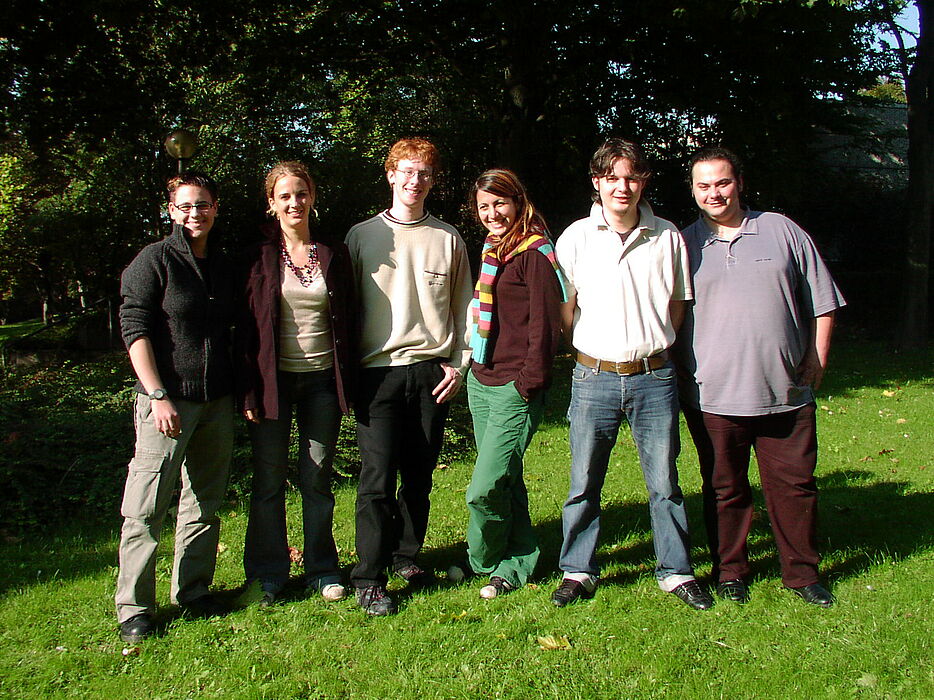 Foto: Der neue AStA 2005/2006 (v. l. n. r.): Katja Fuchte, Eva Lindhorst, Jan Rieke, Fazilet Colak, Marco Ehinger, Konstantinos Lazaridis
