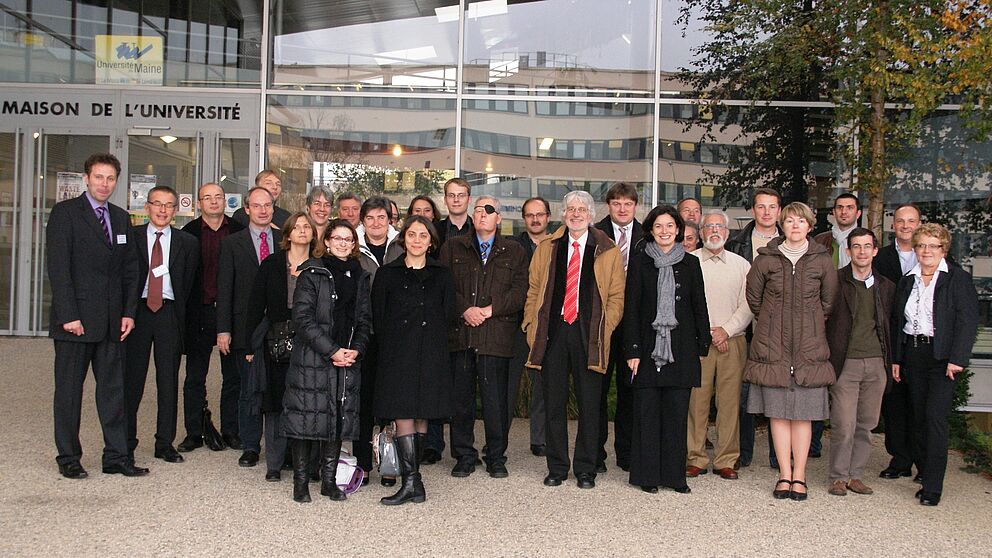 Foto: Teilnehmer des ersten französisch-deutschen Workshops „Molecular Chemistry and Functional Materials“. Initiatoren des Treffens waren Prof. Dr. Dirk Kuckling Dirk Kuckling (li.), Universität Paderborn, und Prof. Dr. Gilles Dujardin (2. v. li.) 