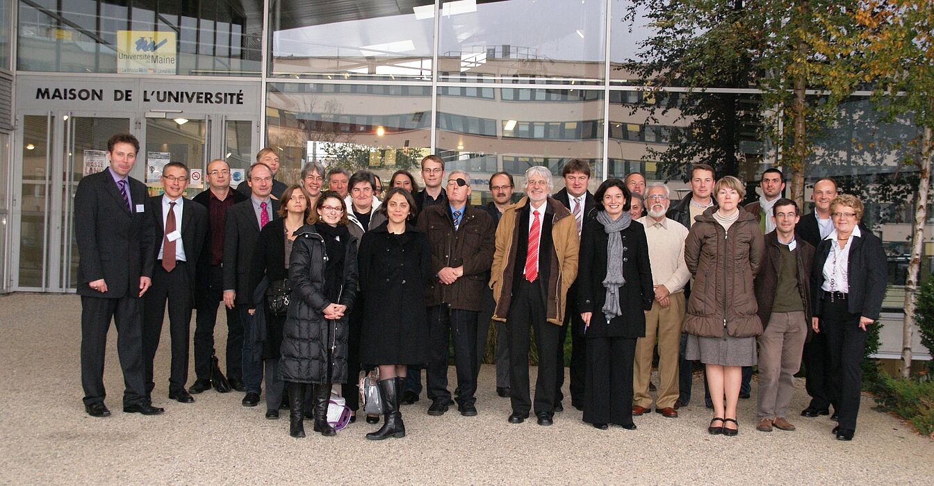 Foto: Teilnehmer des ersten französisch-deutschen Workshops „Molecular Chemistry and Functional Materials“. Initiatoren des Treffens waren Prof. Dr. Dirk Kuckling Dirk Kuckling (li.), Universität Paderborn, und Prof. Dr. Gilles Dujardin (2. v. li.) 
