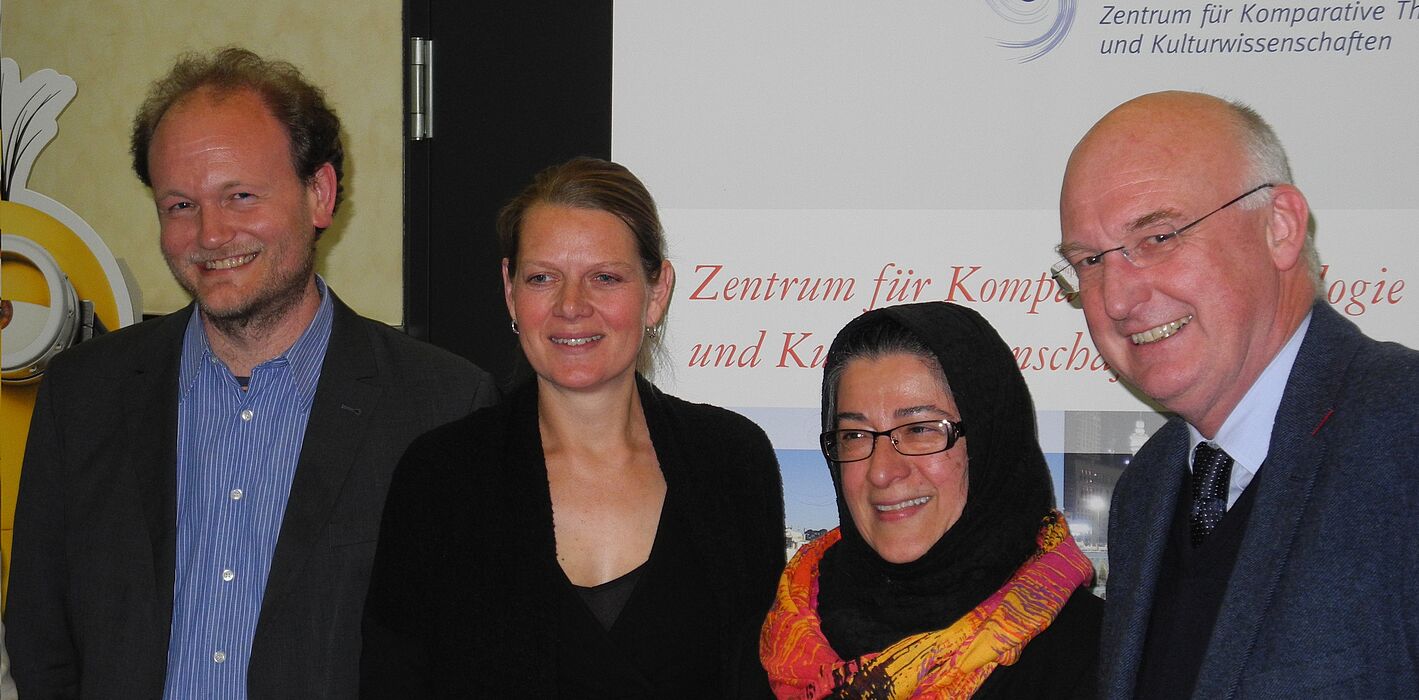 Bild (ZeKK): (v. l. n. r.) Prof. Klaus von Stosch, Sandra Lenke, Hamideh Mohagheghi, Prof. Dr. Wolfgang Thönissen