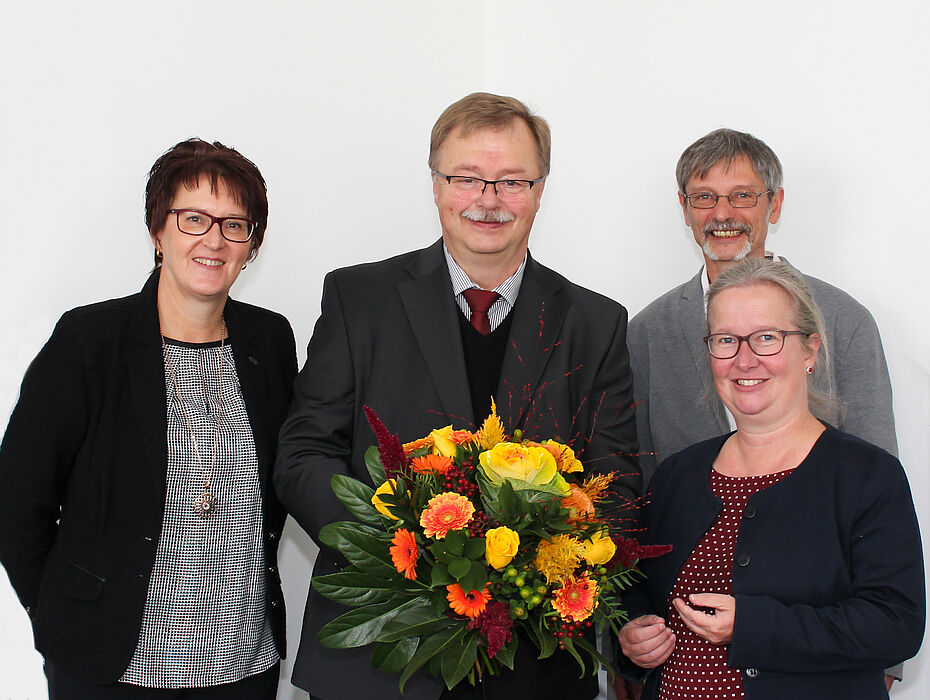 Foto (Universität Paderborn, Johannes Pauly): 40jähriges Dienstjübiläum Josef Huneke