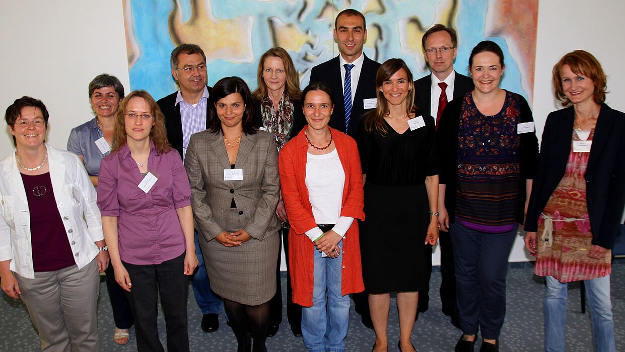 Foto (Universität Paderborn, Patrick Kleibold): Begrüßung der neuberufenen Professorinnen und Professoren: (v. l.) Prof. Dr. Margareta Rösler, Prof. Dr. Elvira Topalovic, Jun.-Prof. Dr. Alexandra Eberhardt, Prof.Dr.-Ing.Johann Christoph Scheytt, Prof.