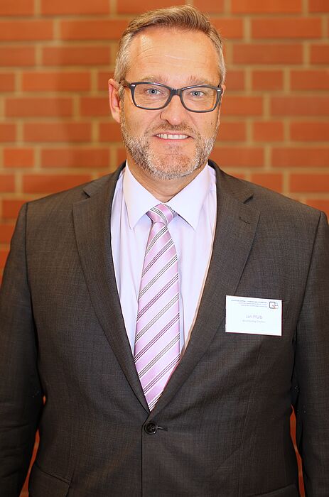 Foto: OStDirektor Jan Pfülb, Schulleiter des Berufskollegs Erkelenz.