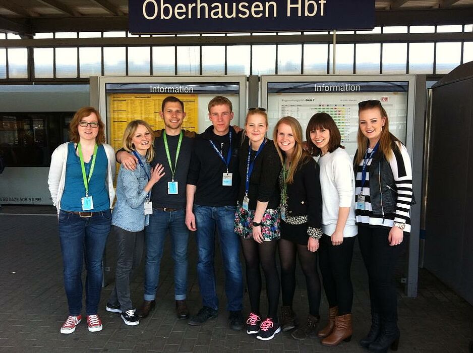 Foto: „Oberhausen trifft Paderborn“: Auf den diesjährigen Internationalen Kurzfilmtagen Oberhausen haben die Paderborner Studierenden Elisabeth Herick, Karolina Kulinski, Maximilian Steudel, Oliver Flothkötter, Janna Fleddermann, Franziska Ewigleben