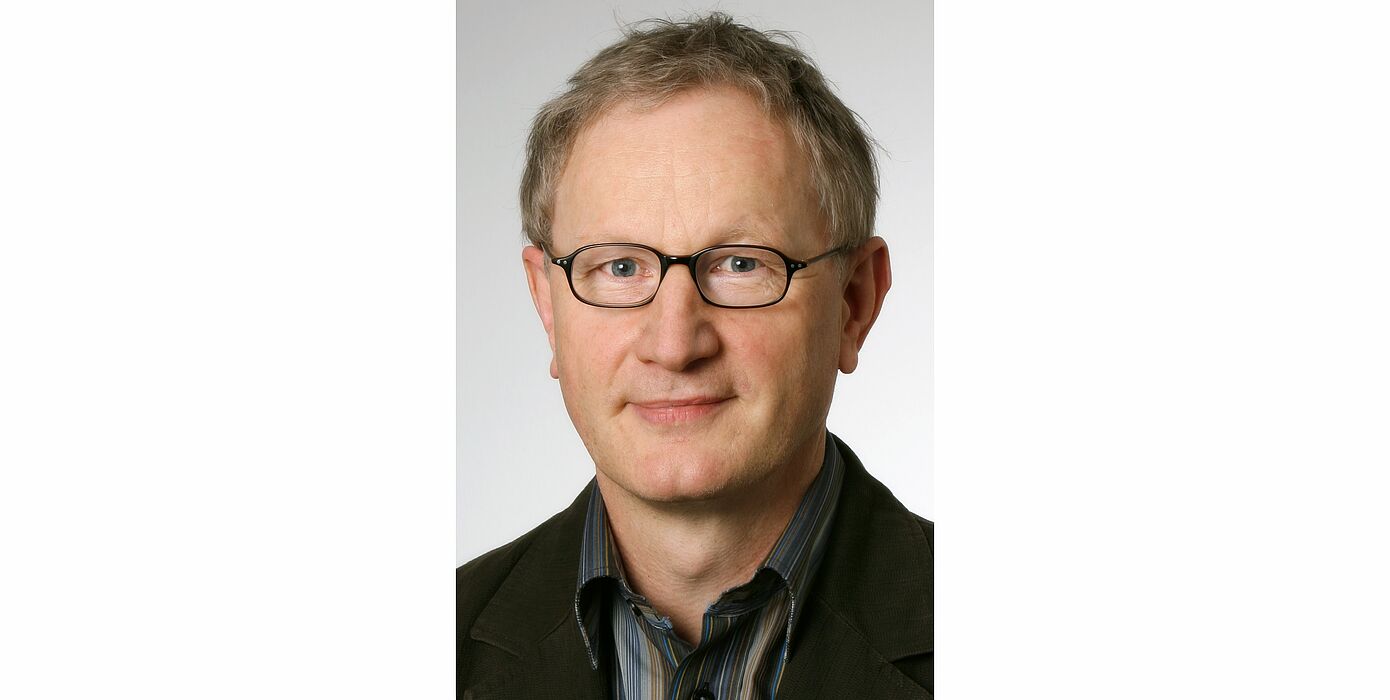 Foto (Universität Paderborn, Adelheid Rutenburges): Prof. Dr. Dr. h.c. Manfred Pienemann