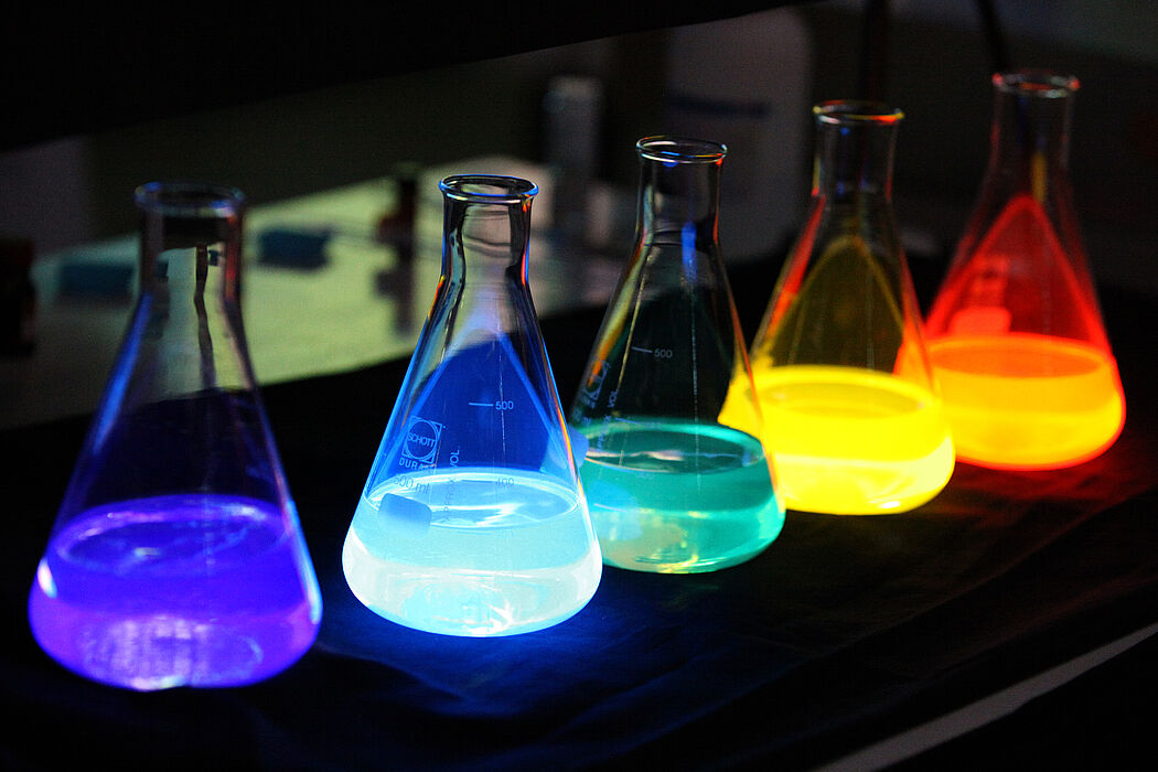Foto (Universität Paderborn, Adelheid Rutenburges): Die Uni-Chemiker bieten ihren Gästen am 20. September ein buntes Programm.