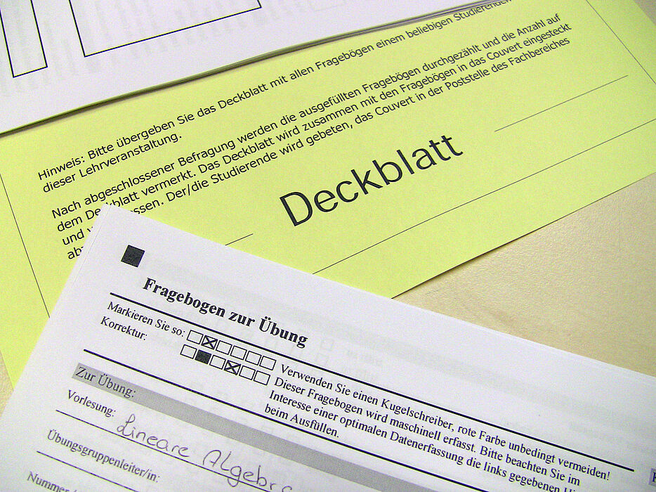 Foto: Formulare der Studentischen Veranstaltungskritik