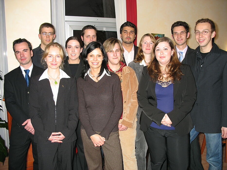 Foto (Christiane Bernert): Das Team des AStA 2006/2007 (v.li.): Mario Härtel, Presse und Internet; Christian Hachmann, stellv. AStA-Vorsitzender, Hochschulpolitik; Peggy Hecker, Fachschaften und Aktive; Barbara Dittert, Controlling; Henrik Kiepe, Control