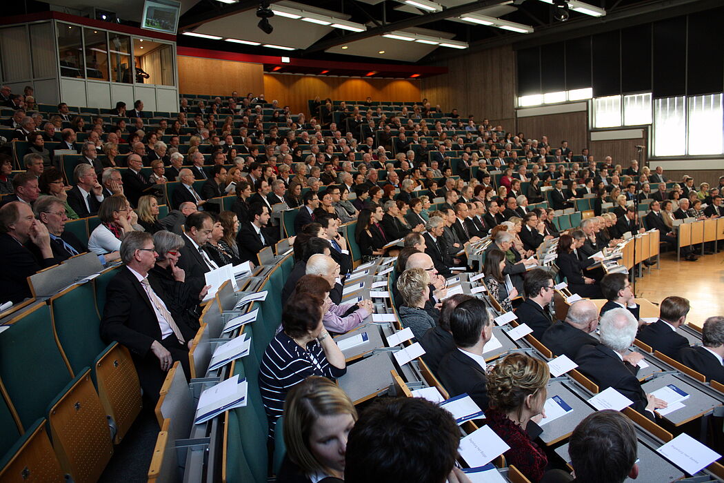 Foto (Universität Paderborn, Patrick Kleibold): Traditionell fand der Neujahrsempfang im Audimax der Universität statt.