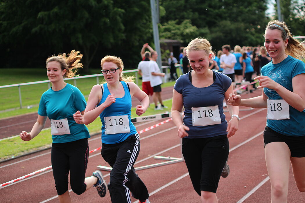 Foto (Universität Paderborn, Patrick Kleibold): Campuslauf an der Universität Paderborn am 12. Juni 2013.