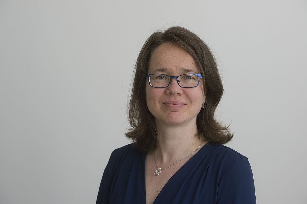 Foto (Bernd Wannenmacher): Dr. Katja Simons leitet das neue Verbindungsbüro des Campus OWL-Verbunds.
