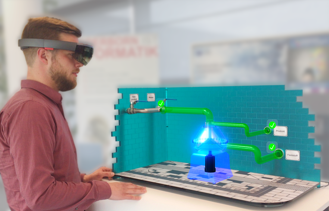 Bild (Fraunhofer IEM): AR in der Entwicklung: Ein Prototyp wird virtuell über eine AR-Brille an seinen späteren Einsatzort projiziert. 