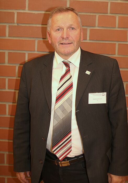 Foto: OStDirektor Manfred Kreisel, Schulleiter des Lüttfeld-Berufskollegs Lemgo.