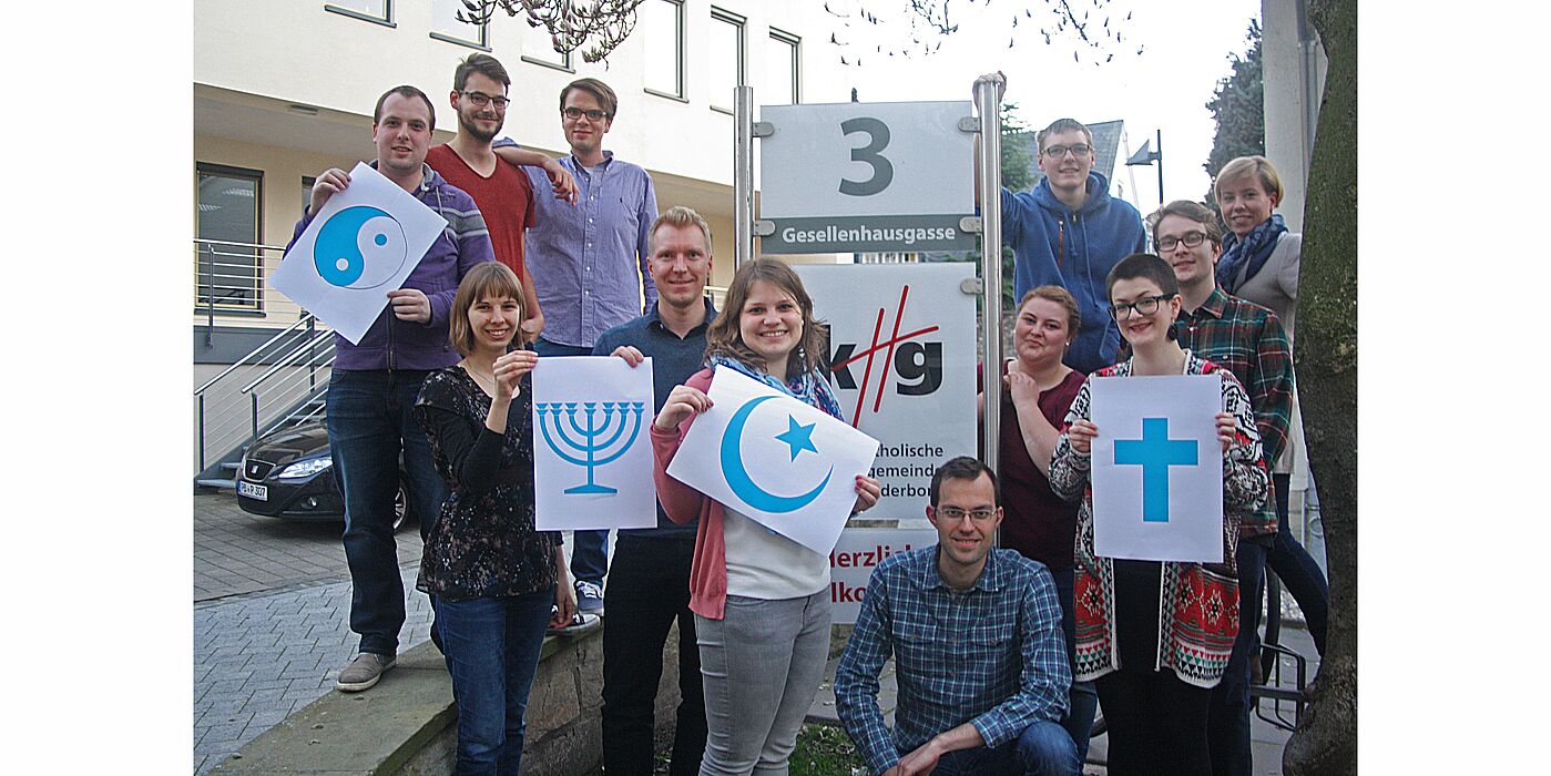 Foto: Laden ein: Die Mitglieder der Katholischen Hochschulgemeinde Paderborn (KHG) nehmen im kommenden Semester die verschiedenen Religionen und Glaubensrichtungen in den Blick und freuen sich auf viele Interessierte.
