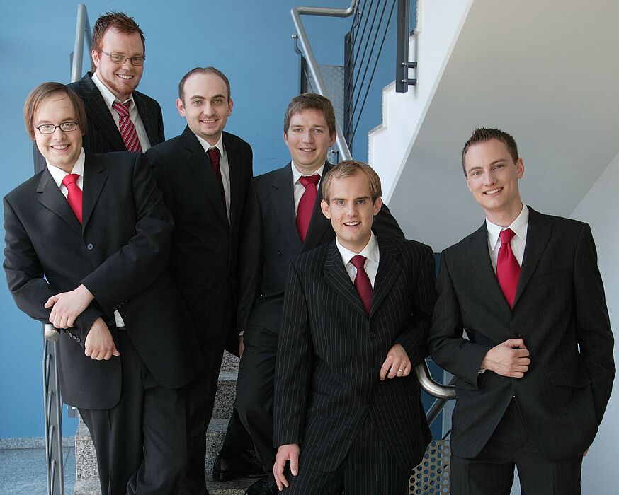 Foto (Cornelius Braun): Die Hauptorganisatoren (v. li.) Bastian Sirvend, Christian Rippert, Rudolf Bauer, Florian Heinemann, Tobias Plöger und Alex Wiefel warten zur diesjährigen „LOOK IN!“ mit einem neuen Ausstellerrekord auf.