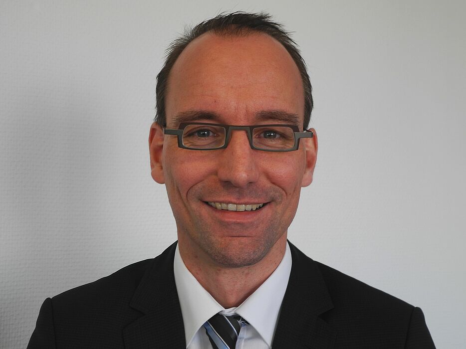Foto (HELLA): Dr.-Ing. Matthias Schöllmann hält am 22. September einen Vortrag über den Wandel der Mobilität und die damit verbundenen Erfolgsfaktoren für Automobilzulieferer.