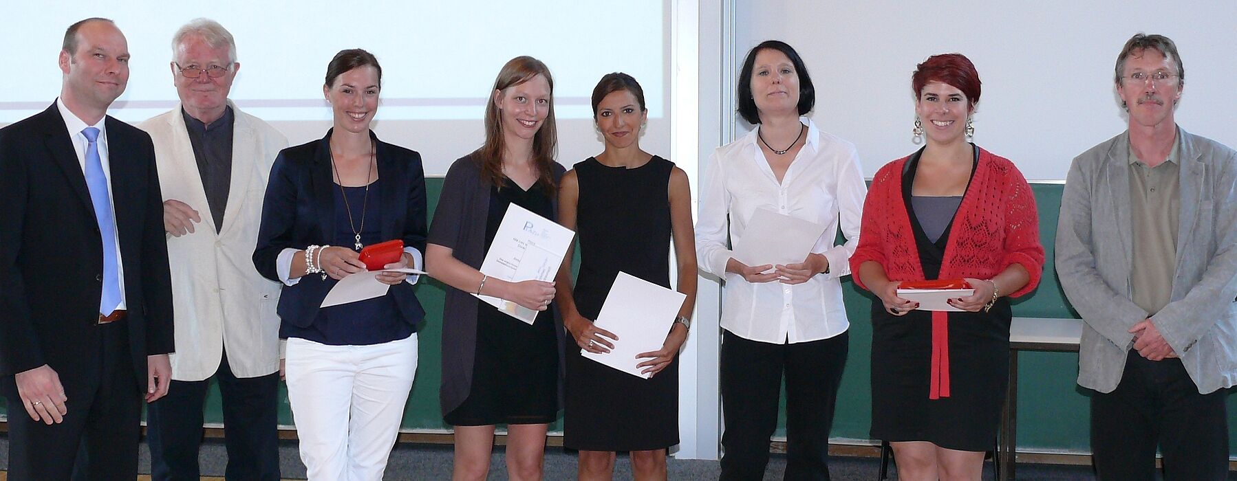 Foto (Maren Büttgen): Verleihung der Preise für besonderes Engagement der Gewerkschaft Erziehung und Wissenschaft (GEW) und der Preise für ausgezeichnete Abschlussarbeiten der UNITY AG (von links): Matthias Schwarzenberg (Marketingleiter UNITY AG), Pro