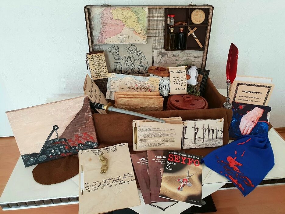 Museumskoffer zum Thema „Der Genozid an den Aramäern, Assyrern und Armeniern“ von Gabriela Yousef, Foto: © Gabriela Yousef, 2018