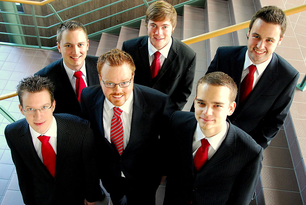 Foto (LOOK IN!): Simon Gurcke, Alex Wiefel, Christian Rippert, Marco Suthe, Thomas Seebothe und Sebastian Ehrhardt (von links) bilden das Kernteam, das für die Organisation der LOOK IN! verantwortlich ist. Insgesamt helfen rund 20 Studenten bei der Vorbe