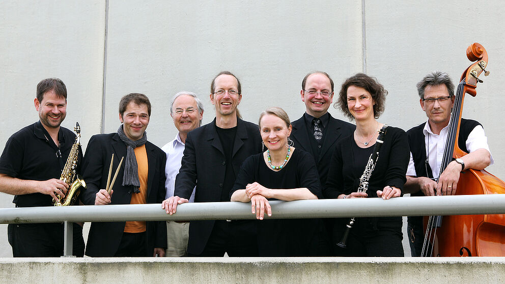 Foto (Universität Paderborn, Adelheid Rutenburges): Laden ein zum Dozentenkonzert des Fachs Musik der Universität Paderborn, das am 16. Juni um 22.00 Uhr im Auditorium maximum stattfindet (v. li.): Uli Lettermann, Barny Bürger, Marton Keönch, Eckhard 