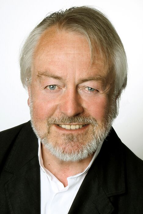 Foto (Universität Paderborn, Adelheid Rutenburges): Dr. Ulrich Nehm ist jetzt Vertrauensdozent der Hans-Böckler-Stiftung.