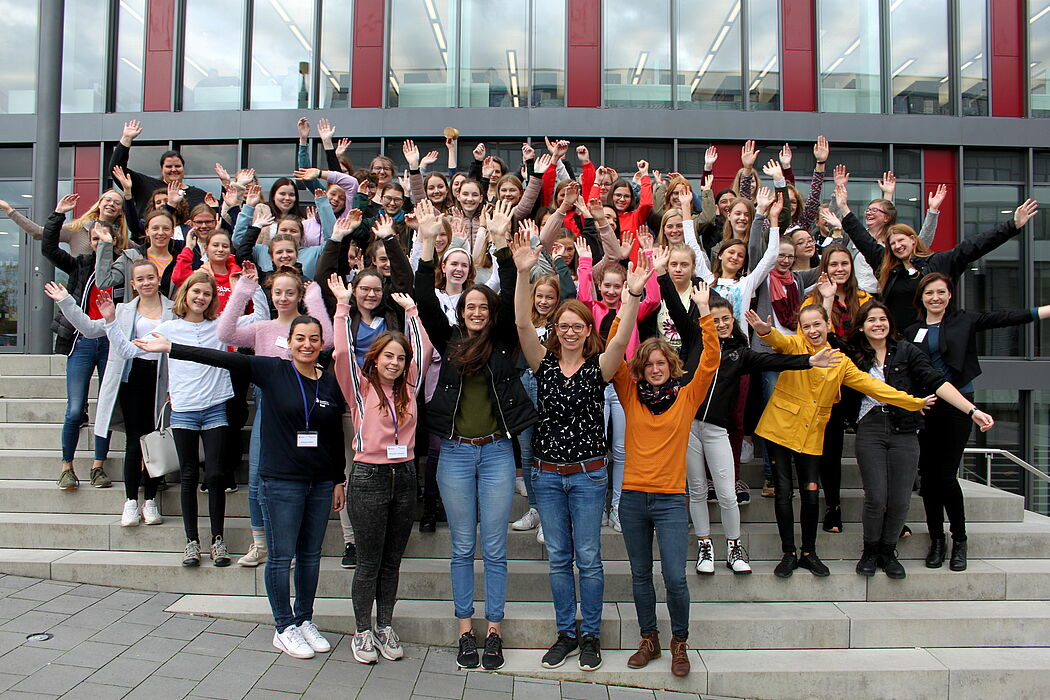 Foto (Universität Paderborn): Die Teilnehmerinnen der Herbst-Uni 2019.