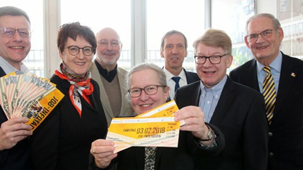 Foto (Universität Paderborn, Nina Reckendorf): Gruppenbild